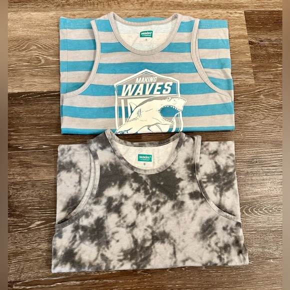 Bundle of 2 tanks size 8 - Picture 1 of 8